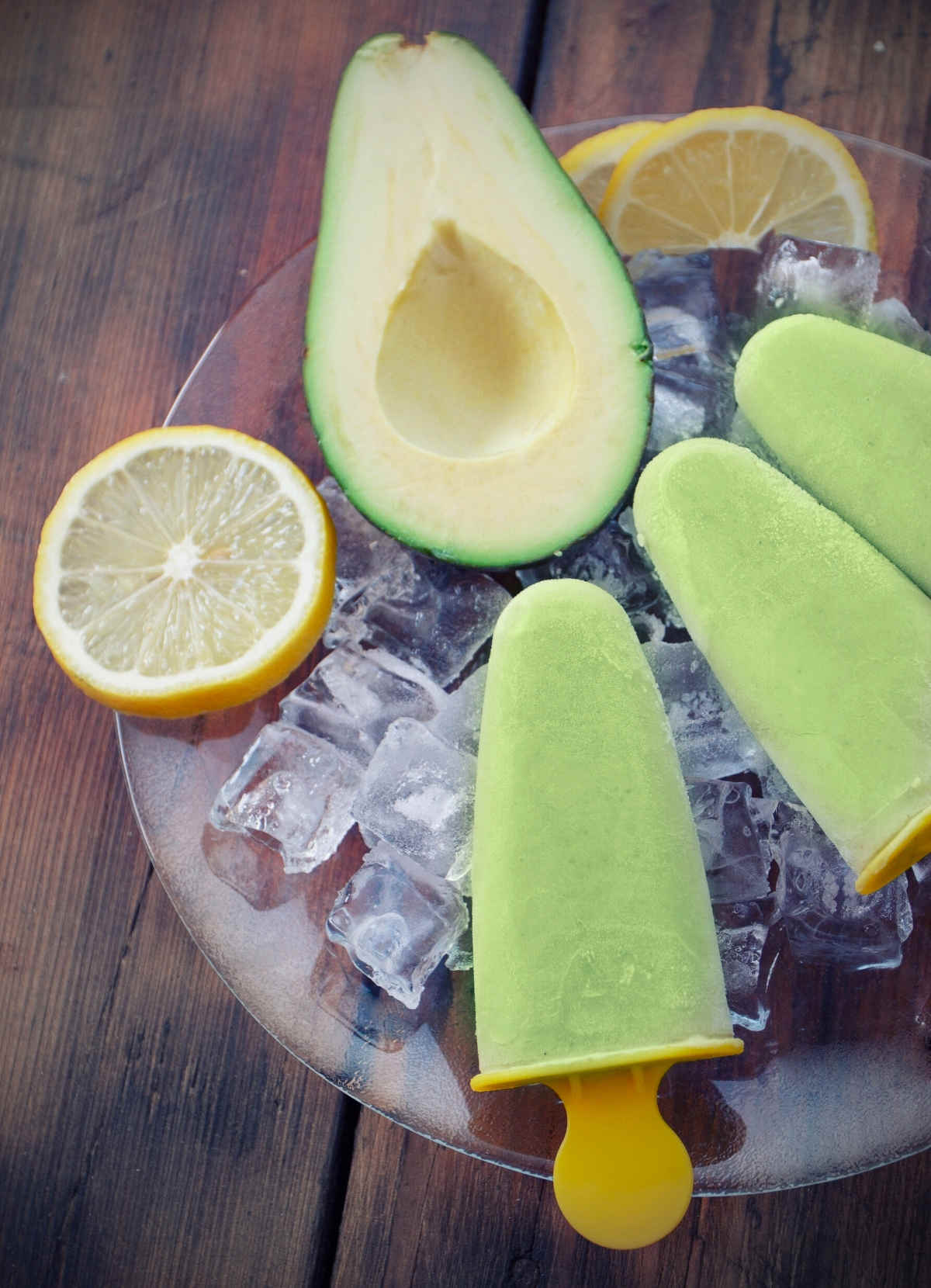 Avocado ice pops / popsicles for toddlers.