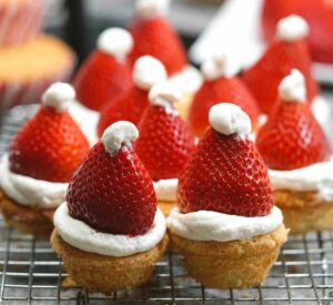 Mini Santa Hats – Strawberry Cake Bites